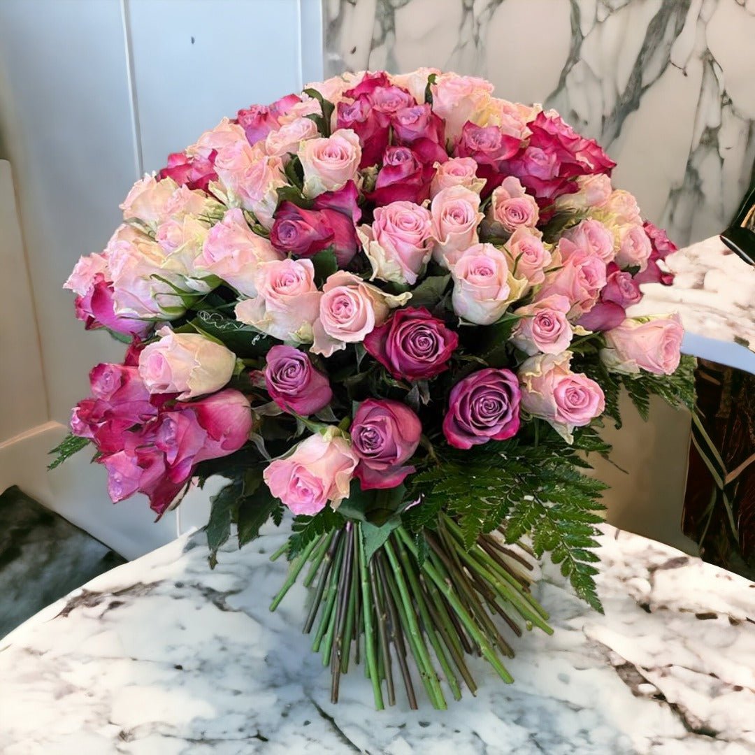 Lady In Rose 100 Rose Bianche - Consegna a domicilio – Deluxy Flowers